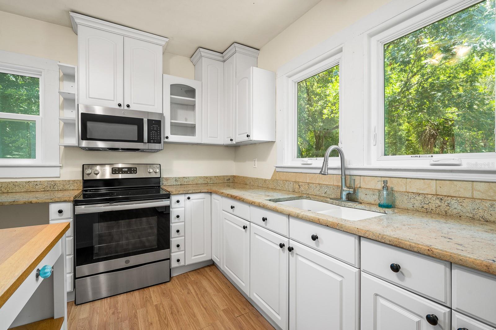 Image 14 of 42 For 1012 43rd Avenue