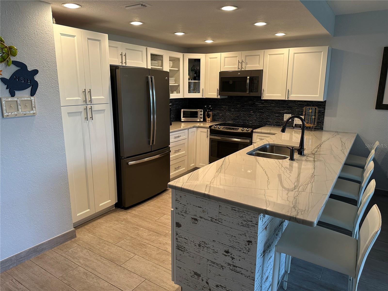 Image 3 of 18 For 520 Peninsula Avenue 1c1