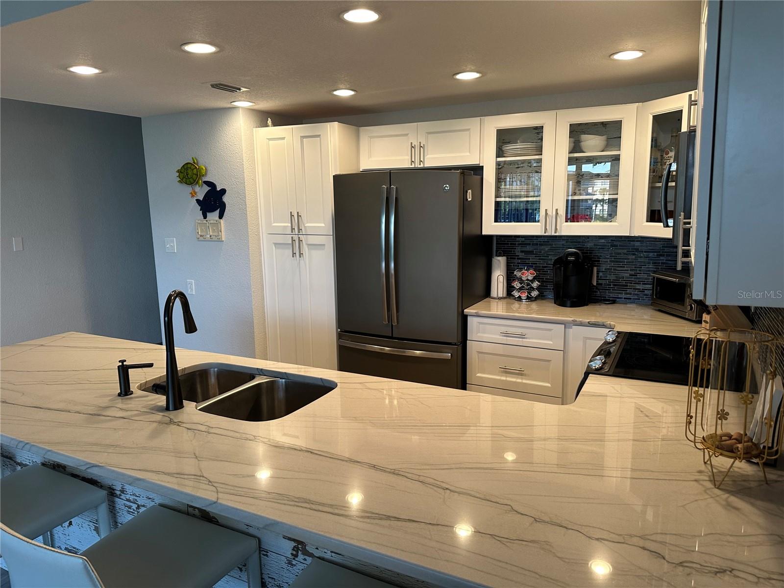 Image 4 of 18 For 520 Peninsula Avenue 1c1