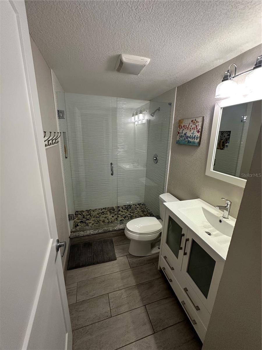 Image 9 of 18 For 520 Peninsula Avenue 1c1
