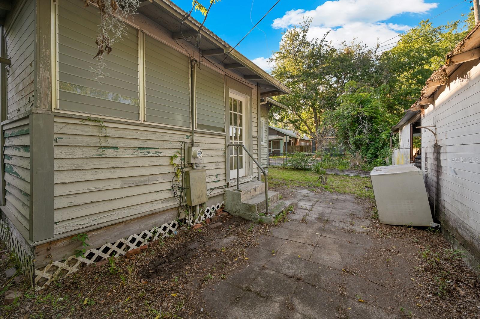 Image 23 of 24 For 119 Nw 7th Terrace