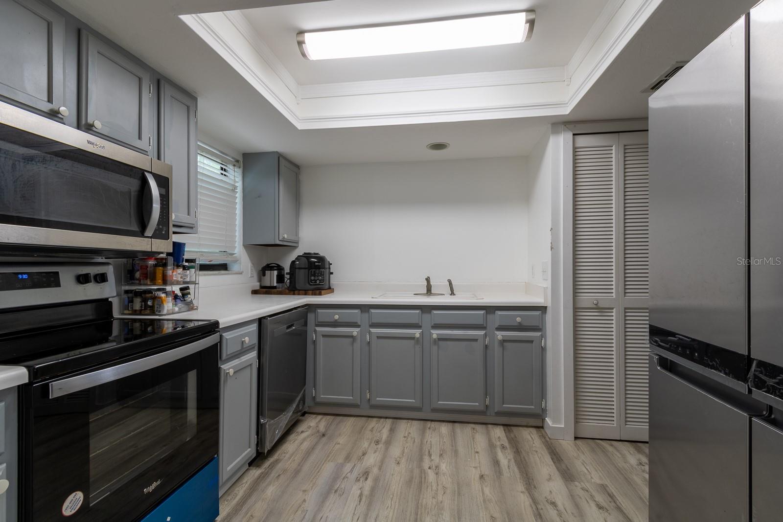 Image 6 of 18 For 223 34th Street
