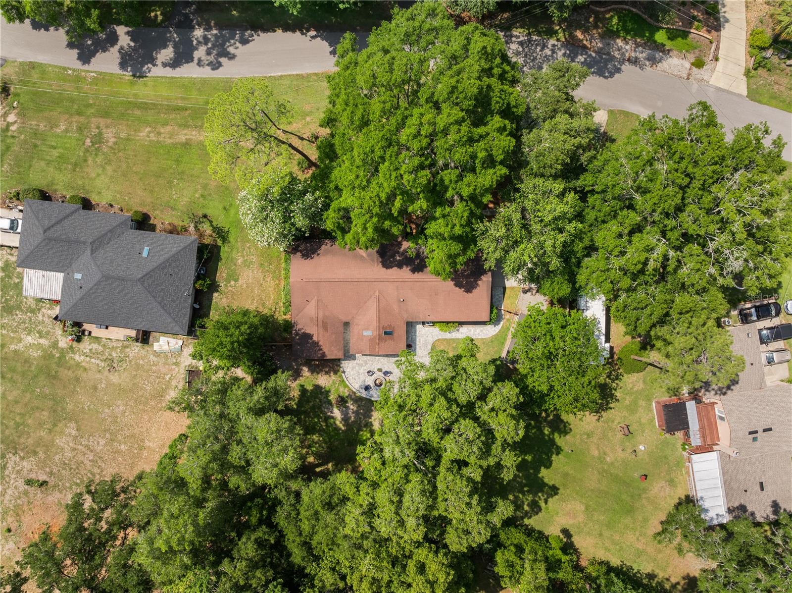 Image 3 of 40 For 8024 2nd Court