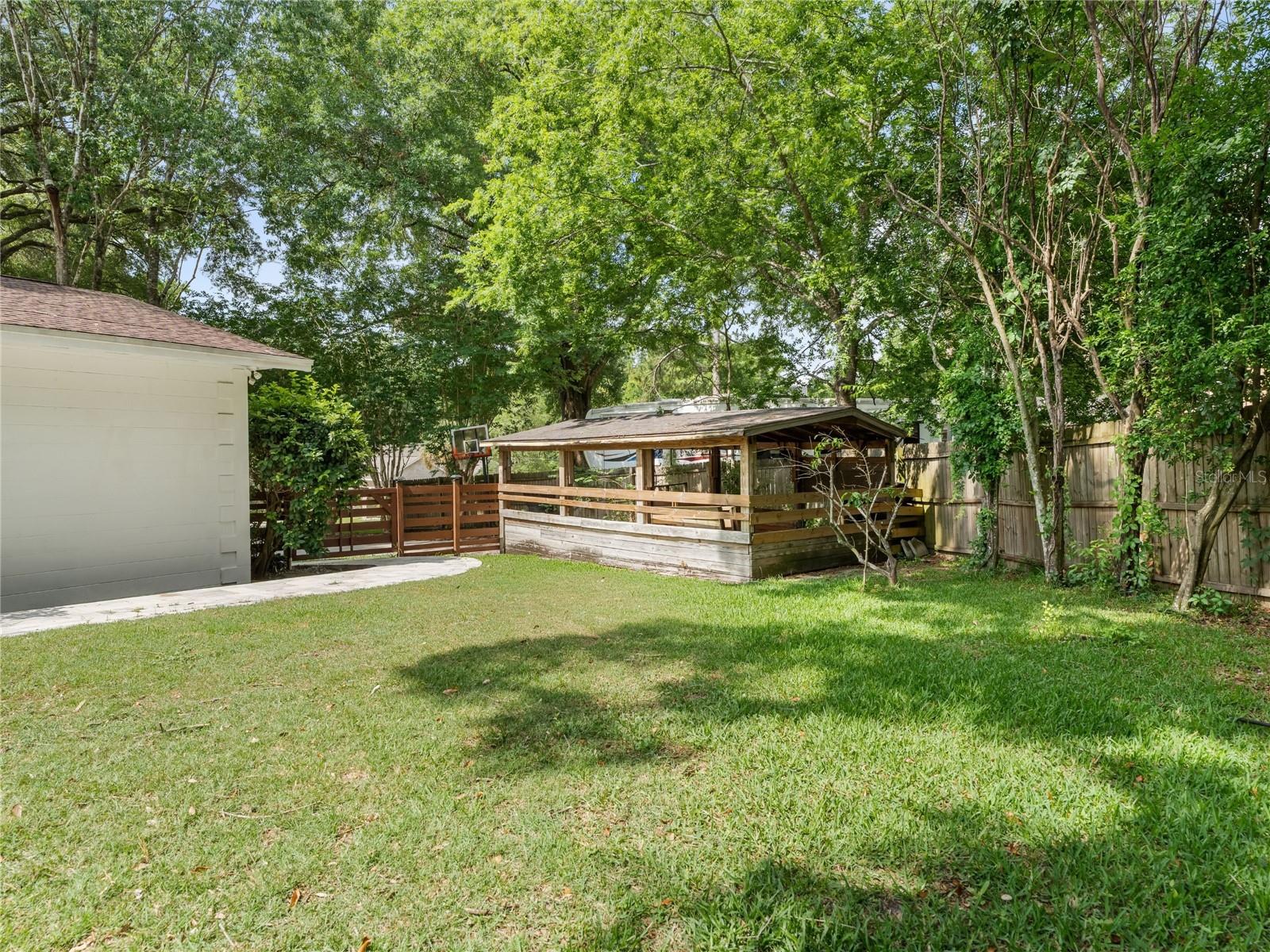 Image 38 of 40 For 8024 2nd Court