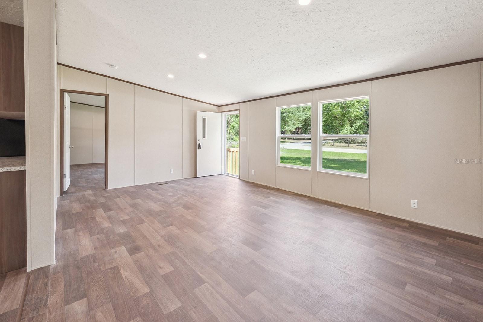 Image 6 of 31 For 10931 98th Lane