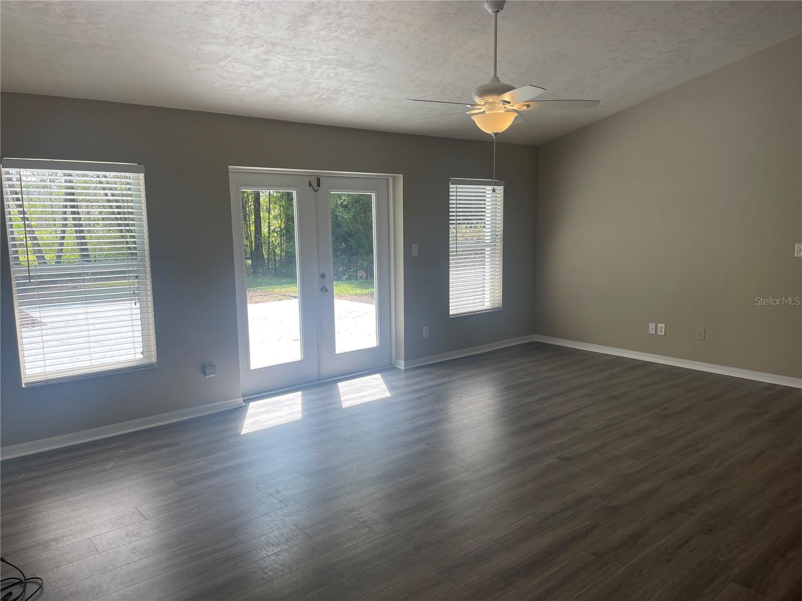 Image 17 of 26 For 21433 51st Avenue