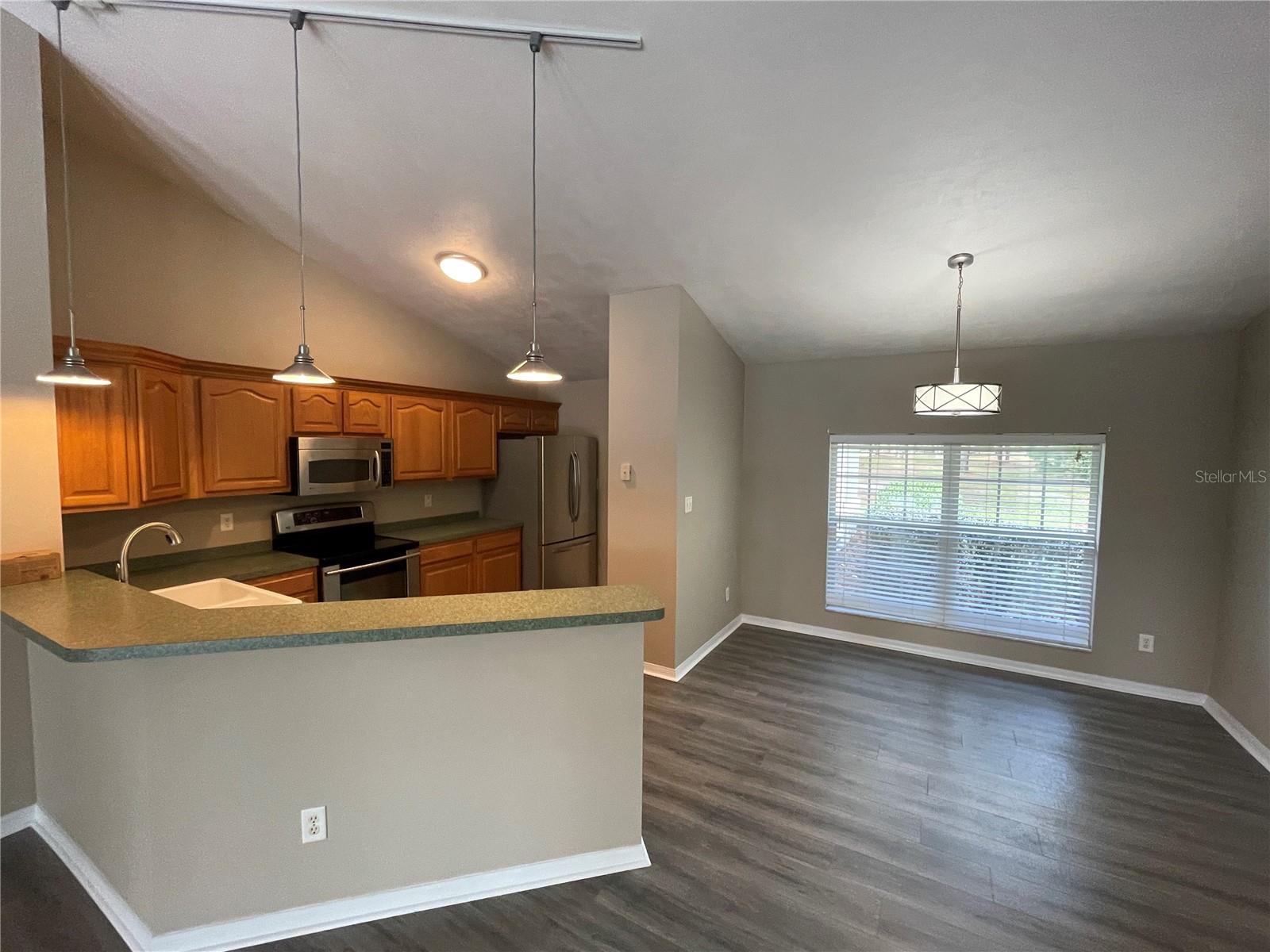 Image 6 of 26 For 21433 51st Avenue