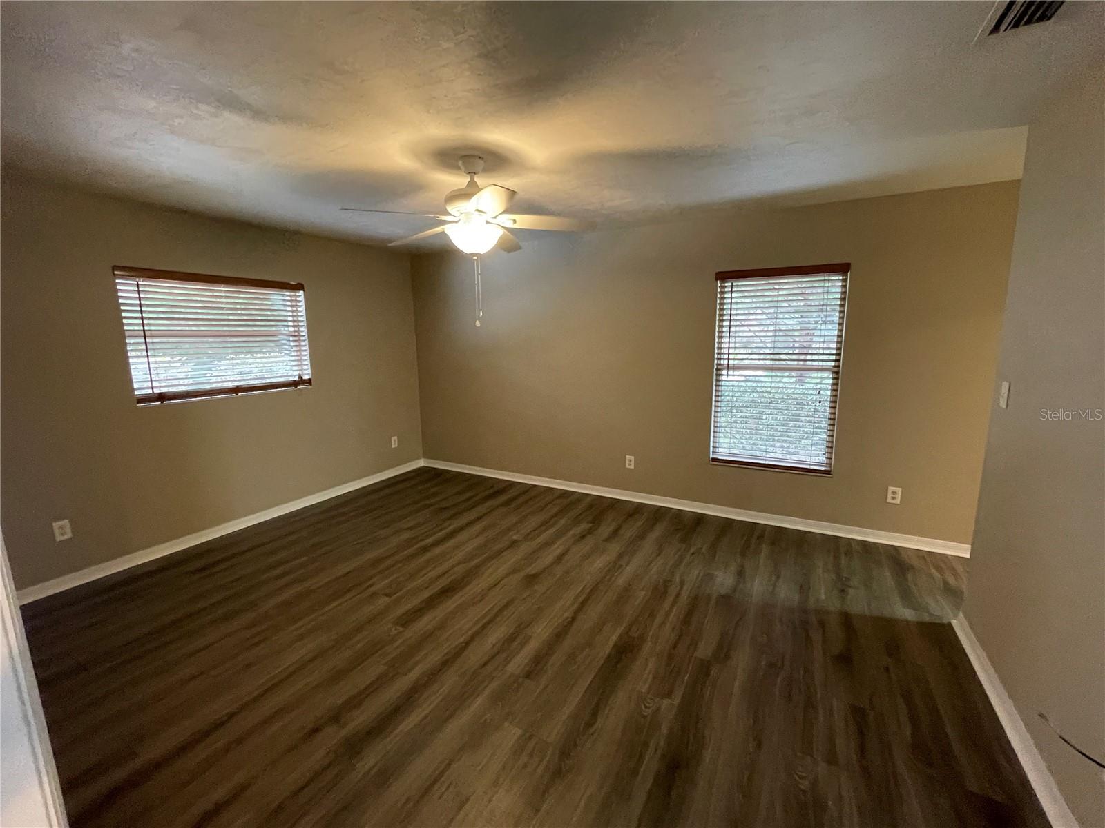 Image 9 of 26 For 21433 51st Avenue