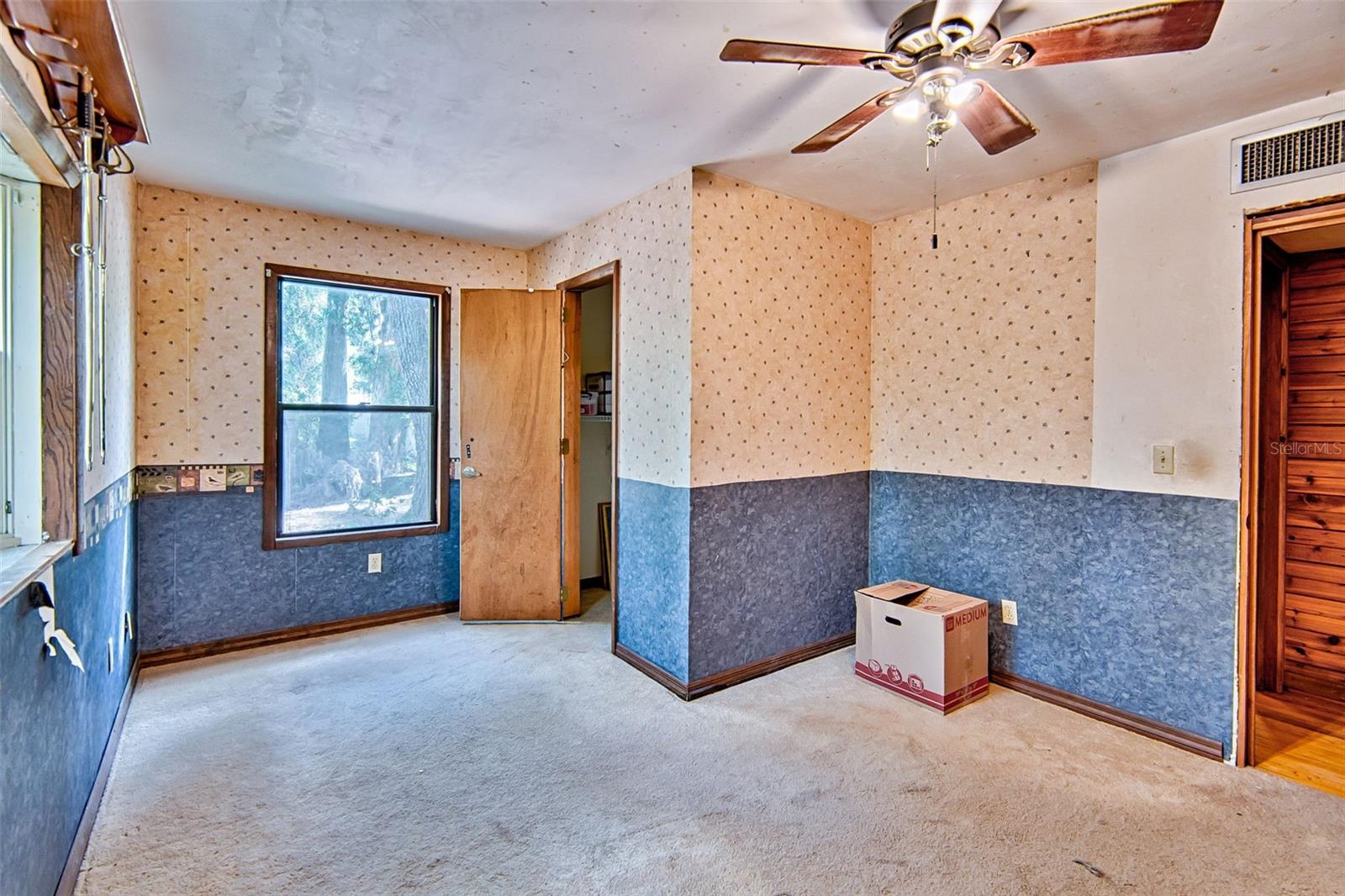 Image 13 of 33 For 1719 170th Street