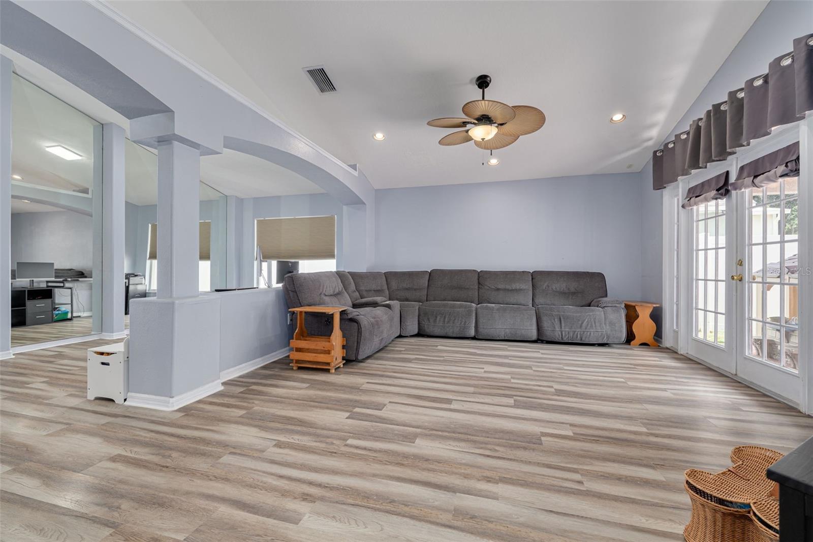 Image 11 of 46 For 18941 Twinberry Drive