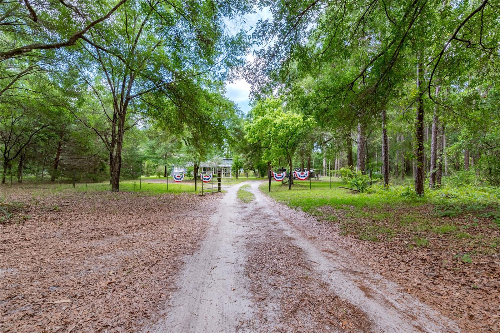 Image 26 of 31 For 23227 Newberry Road
