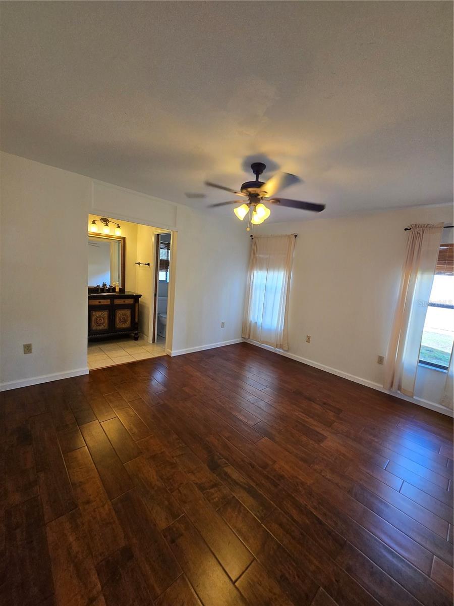 Image 13 of 34 For 2625 52nd Avenue