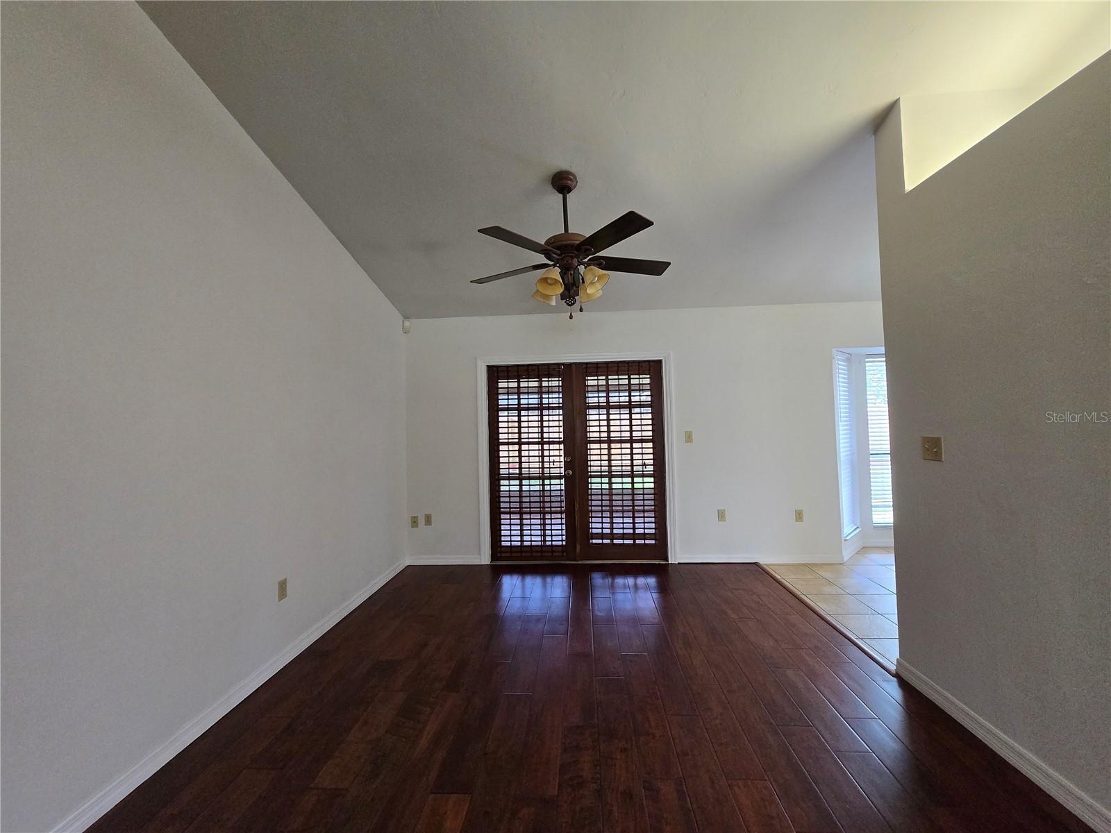 Image 3 of 34 For 2625 52nd Avenue