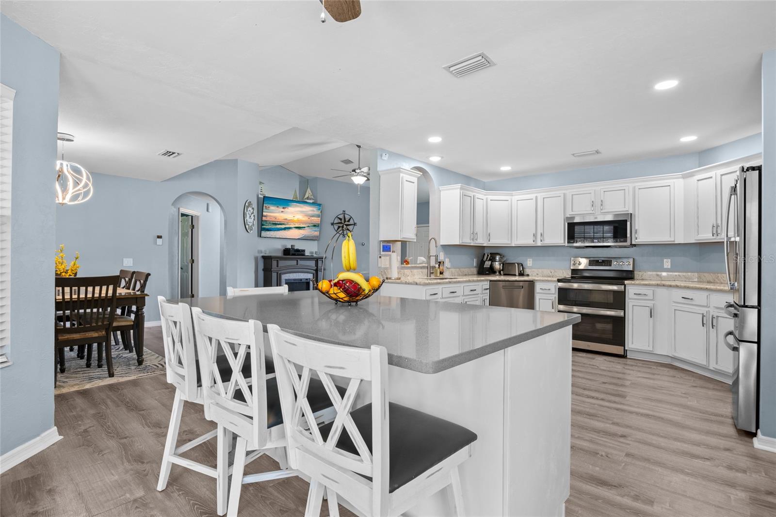 Image 13 of 43 For 576 Broderick Drive