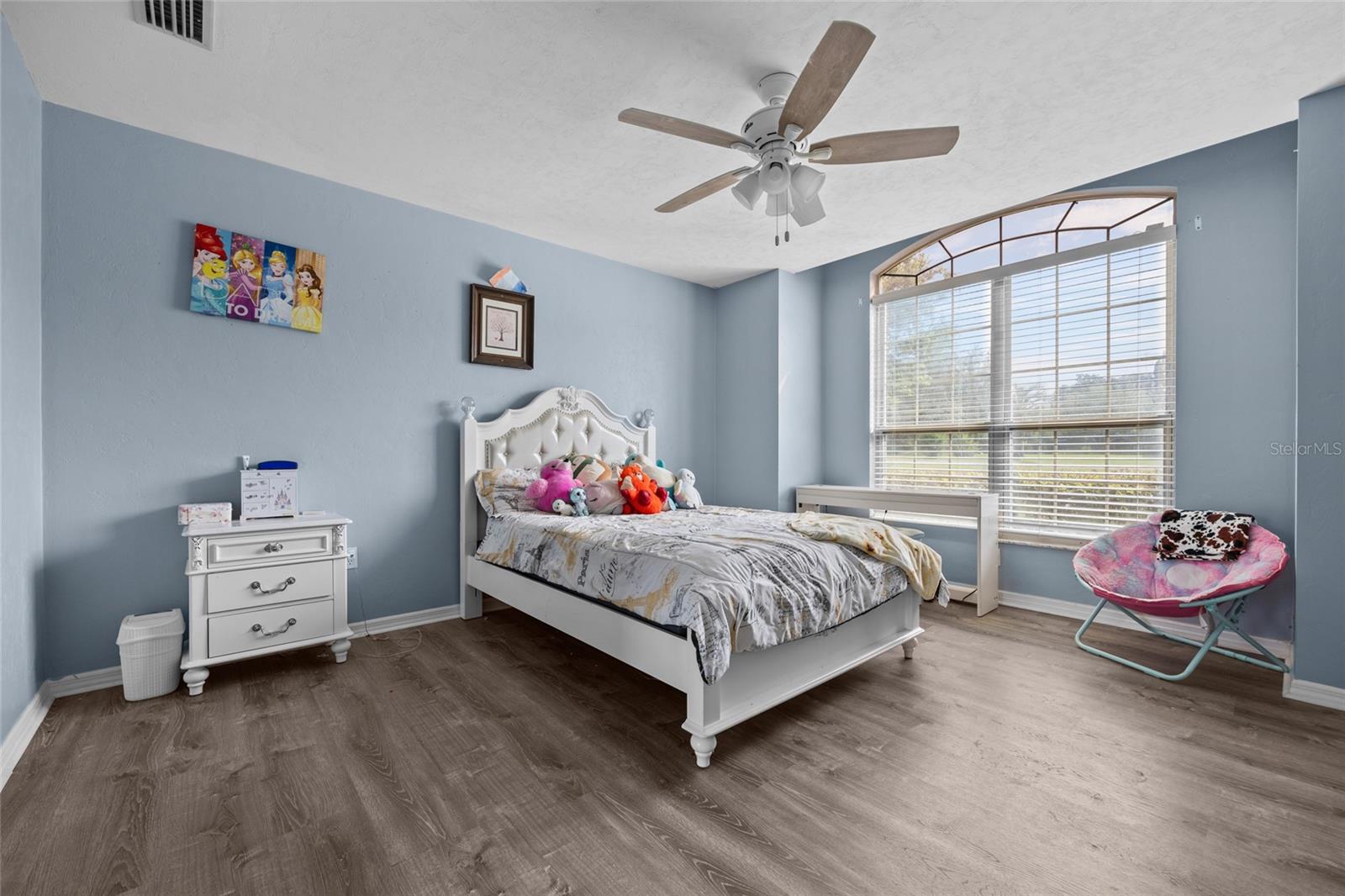 Image 21 of 43 For 576 Broderick Drive