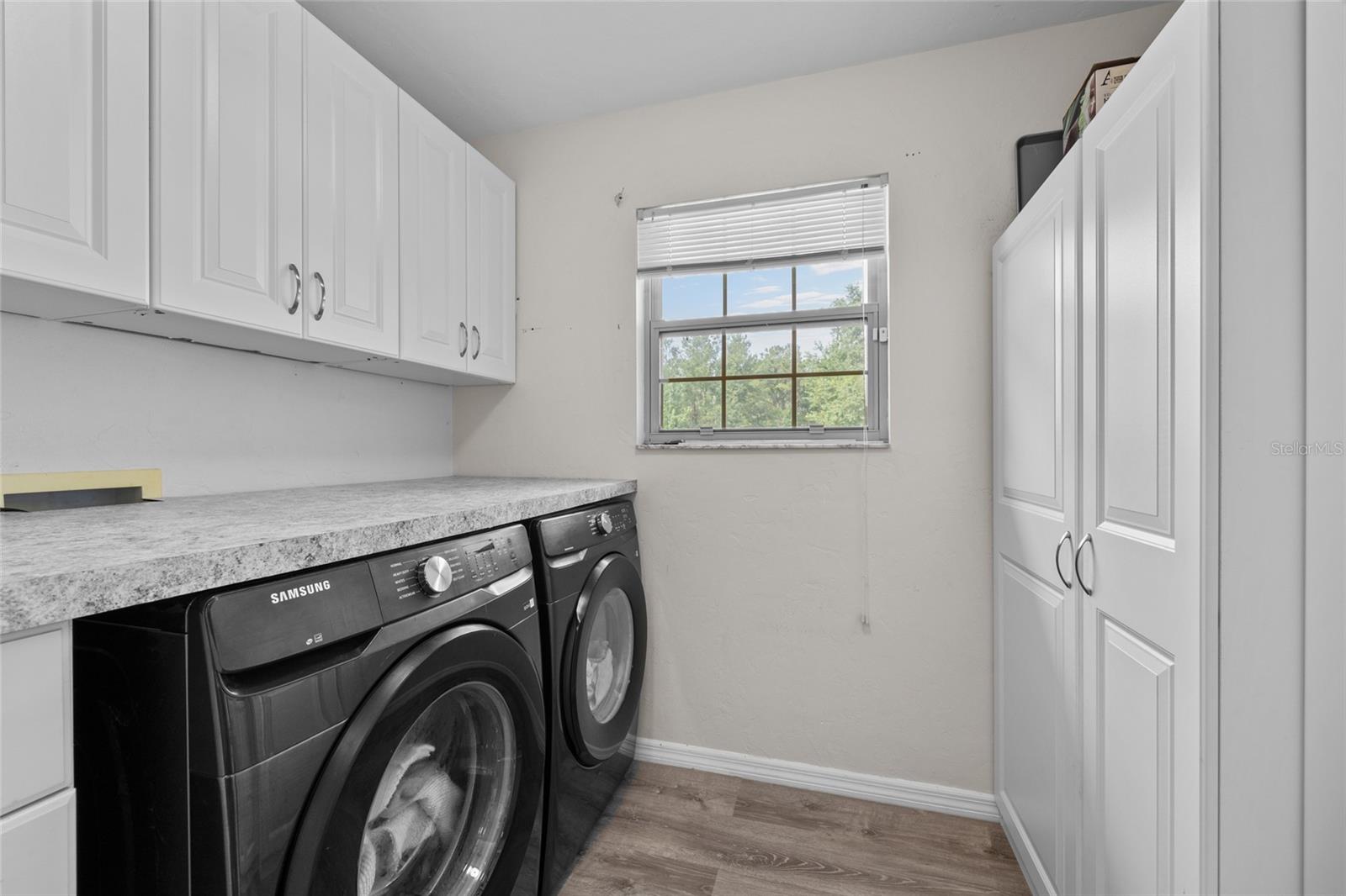 Image 30 of 43 For 576 Broderick Drive
