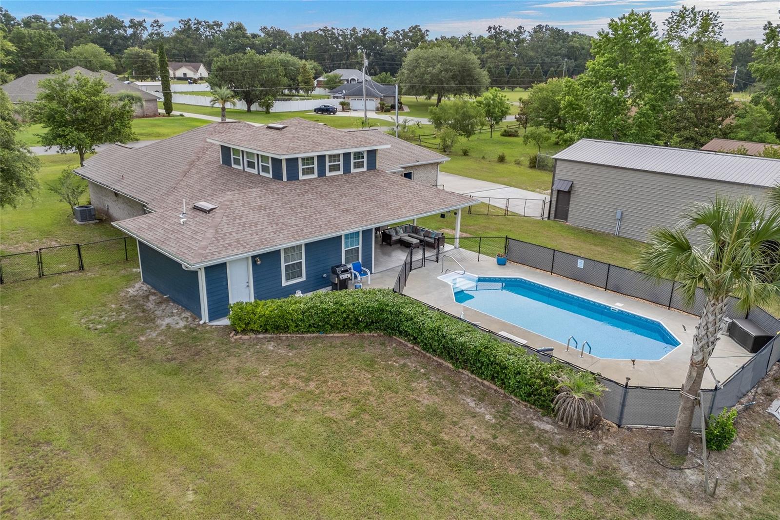 Image 36 of 43 For 576 Broderick Drive