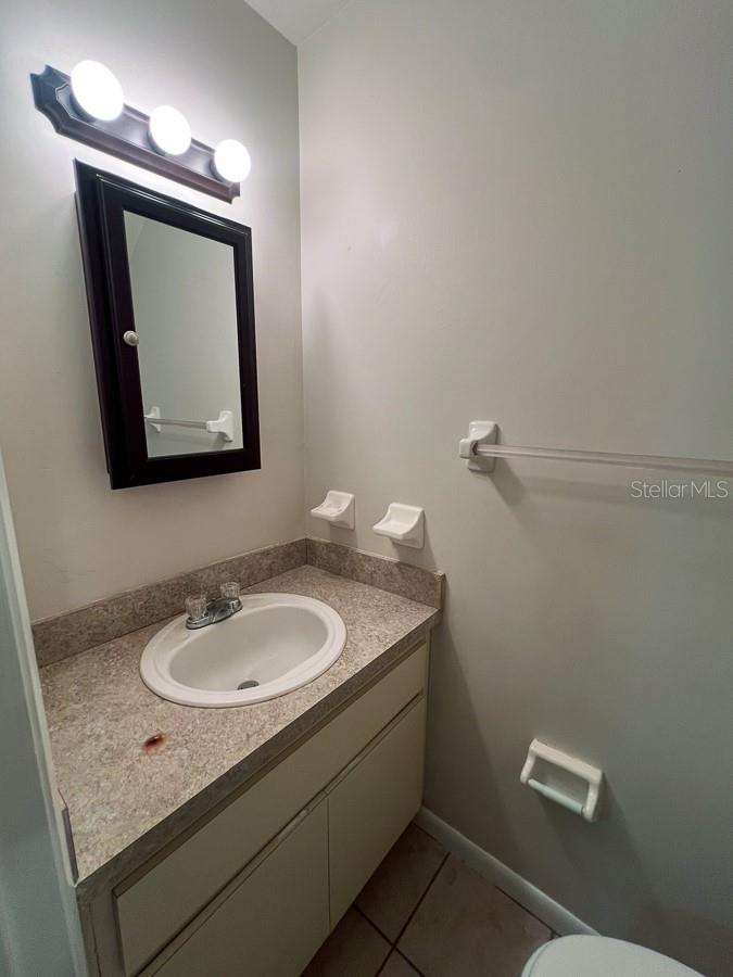 Image 13 of 23 For 2635 35th Place 404