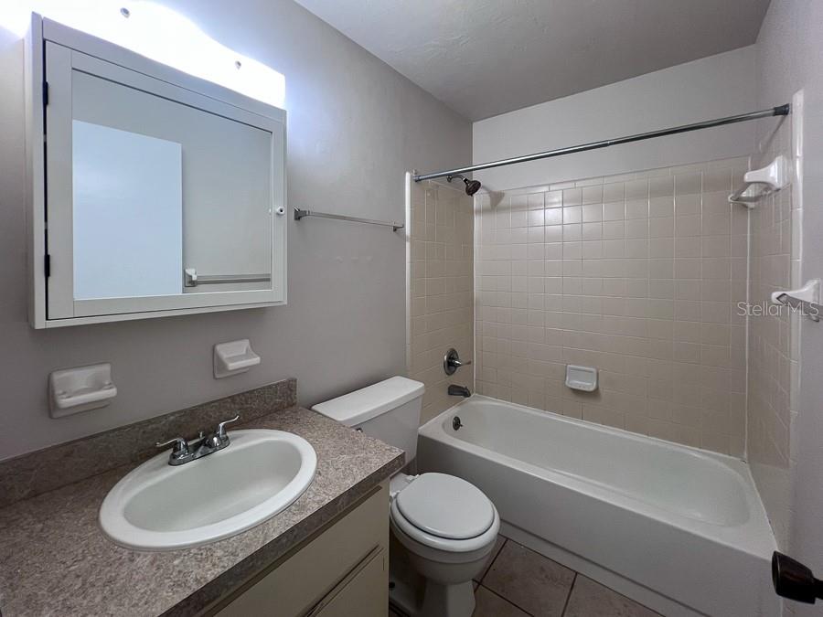 Image 18 of 23 For 2635 35th Place 404