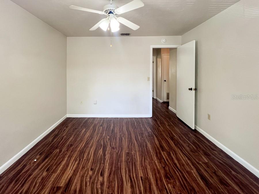 Image 20 of 23 For 2635 35th Place 404