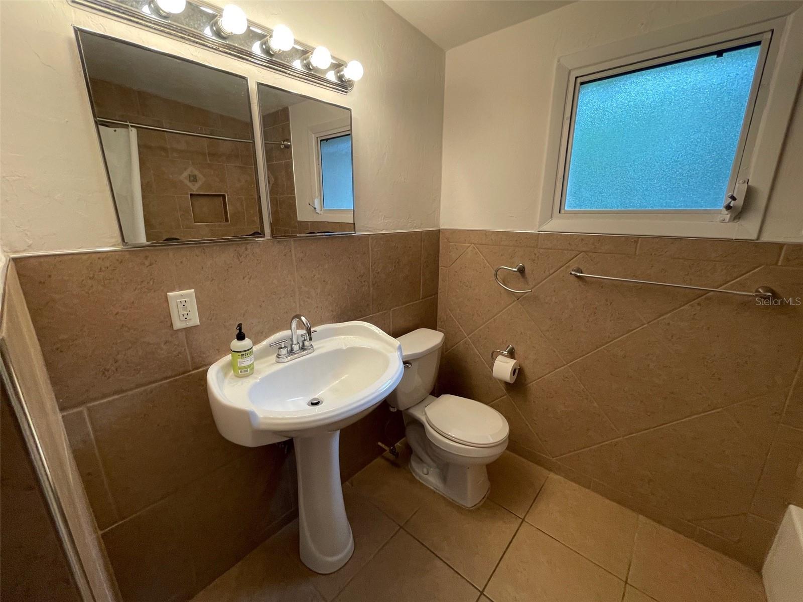 Image 16 of 22 For 3008 11th Drive