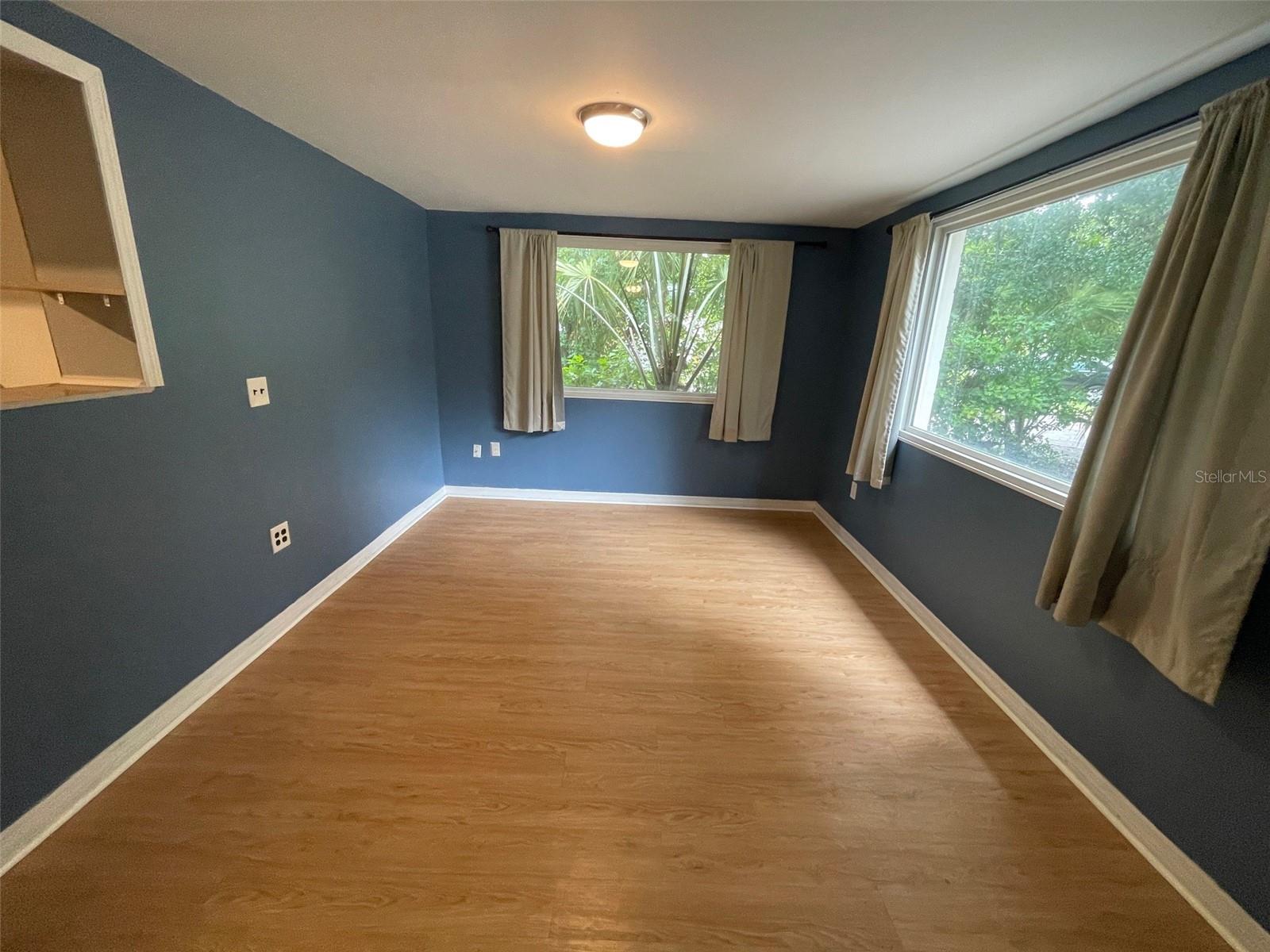 Image 5 of 22 For 3008 11th Drive