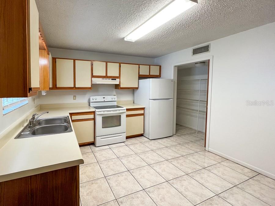 Image 19 of 21 For 5601 Avenue H  3