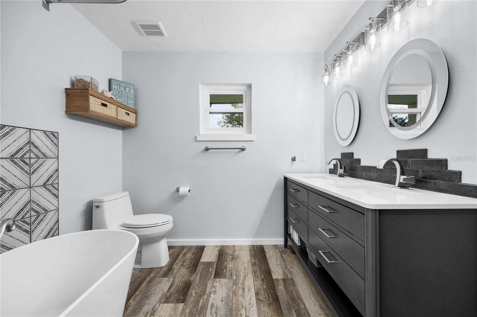 Image 16 of 29 For 6025 250th Street
