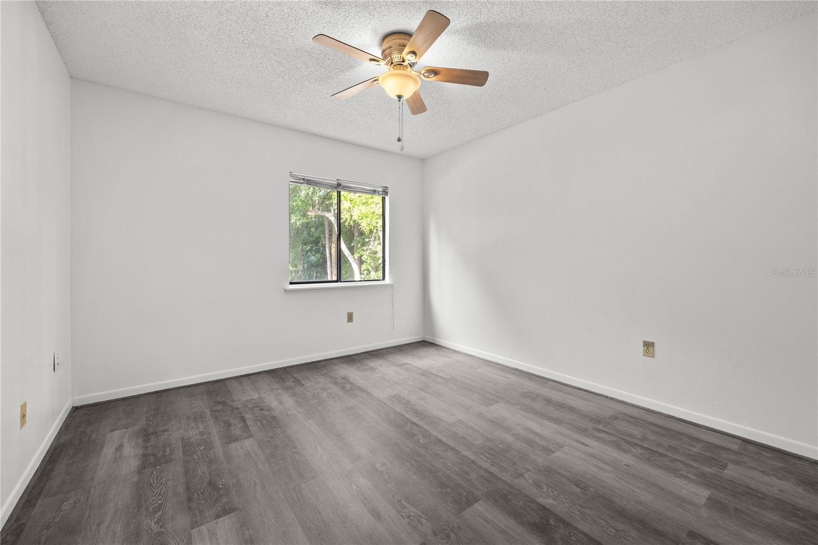 Image 18 of 24 For 3026 28th Circle