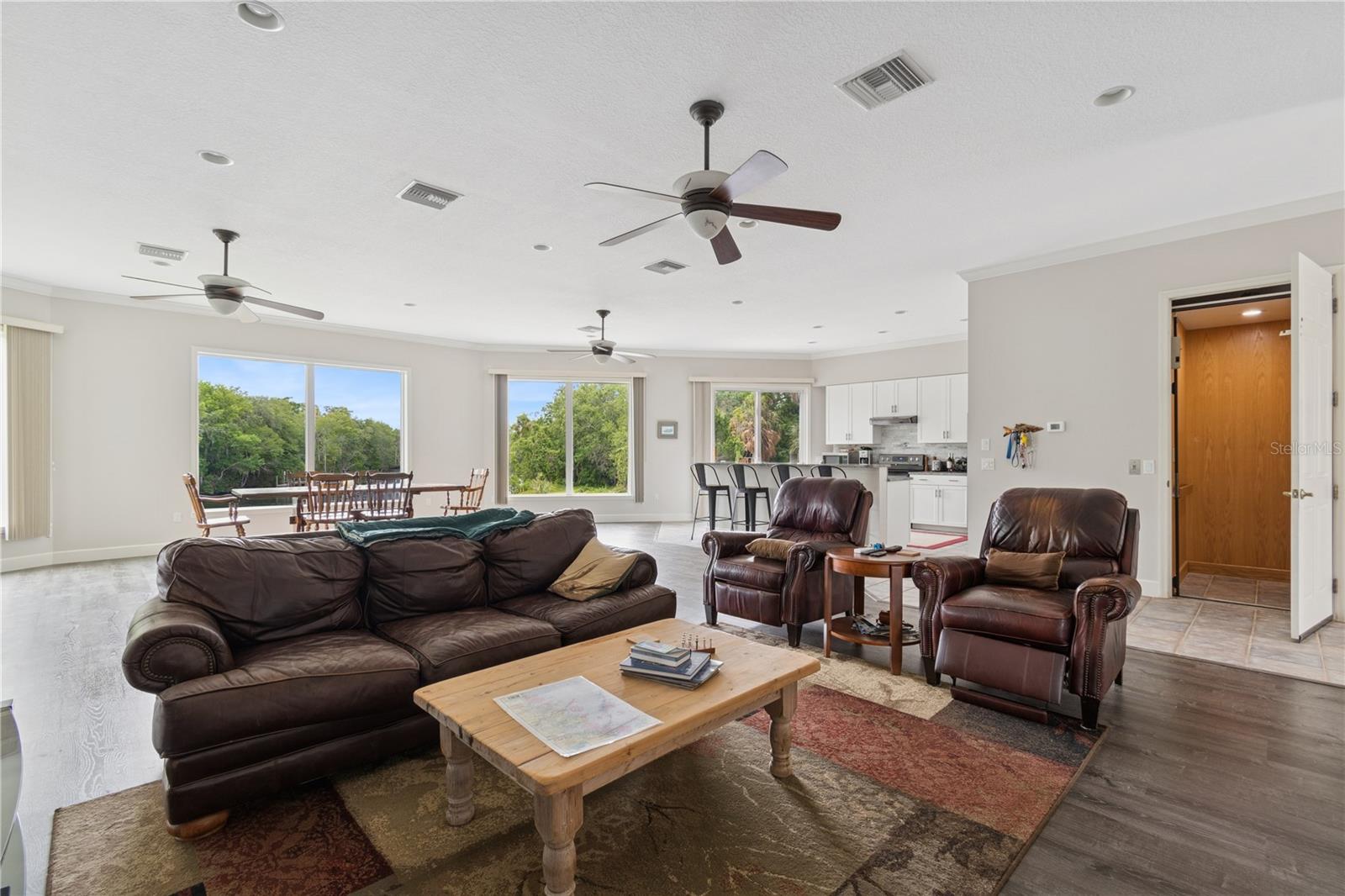 Image 33 of 62 For 7 Oak Drive 