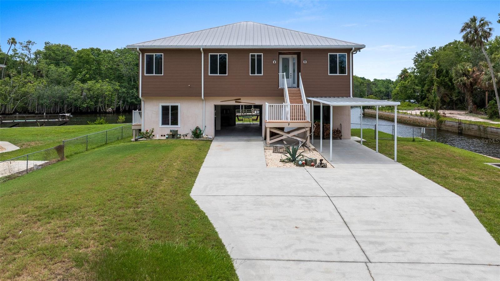 Image 6 of 62 For 7 Oak Drive 