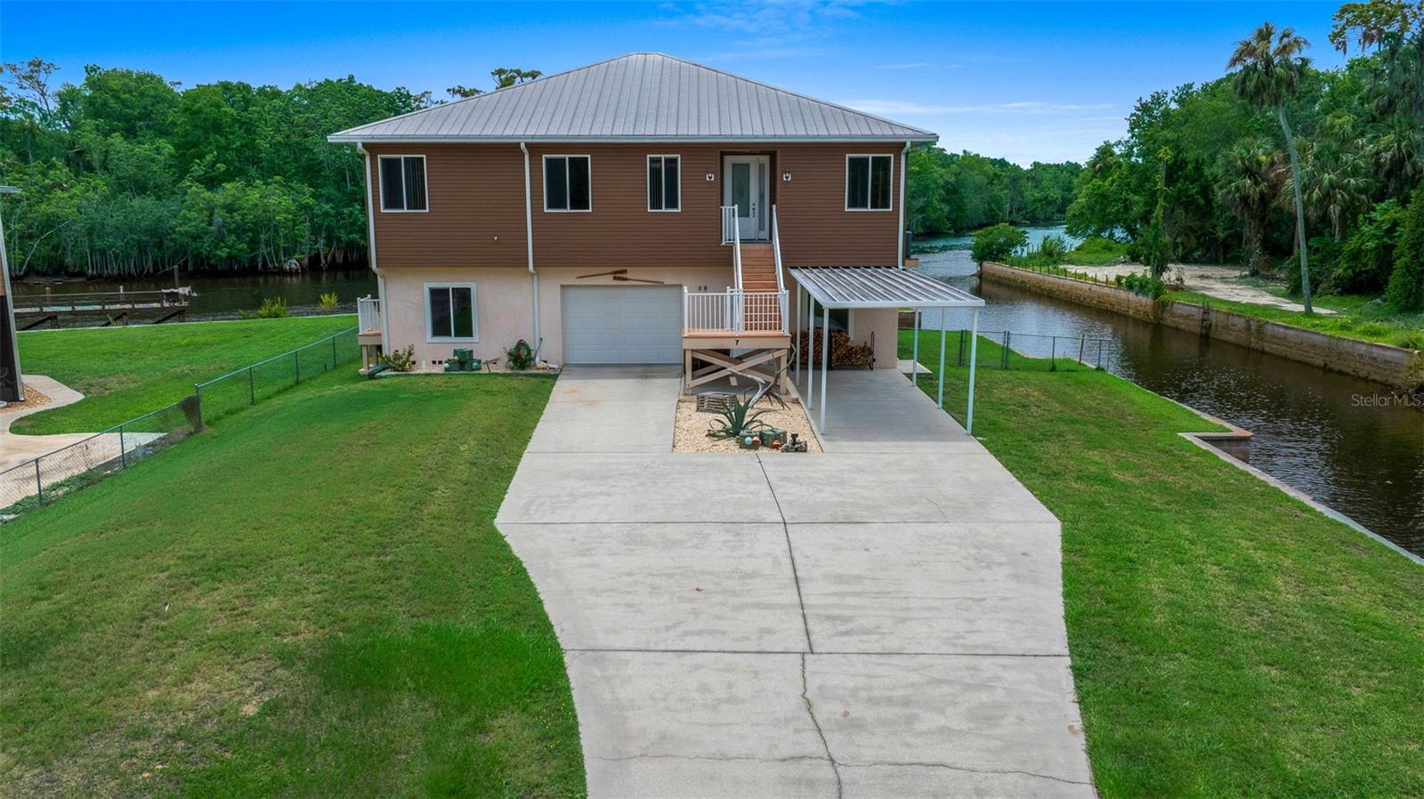 Image 7 of 62 For 7 Oak Drive 