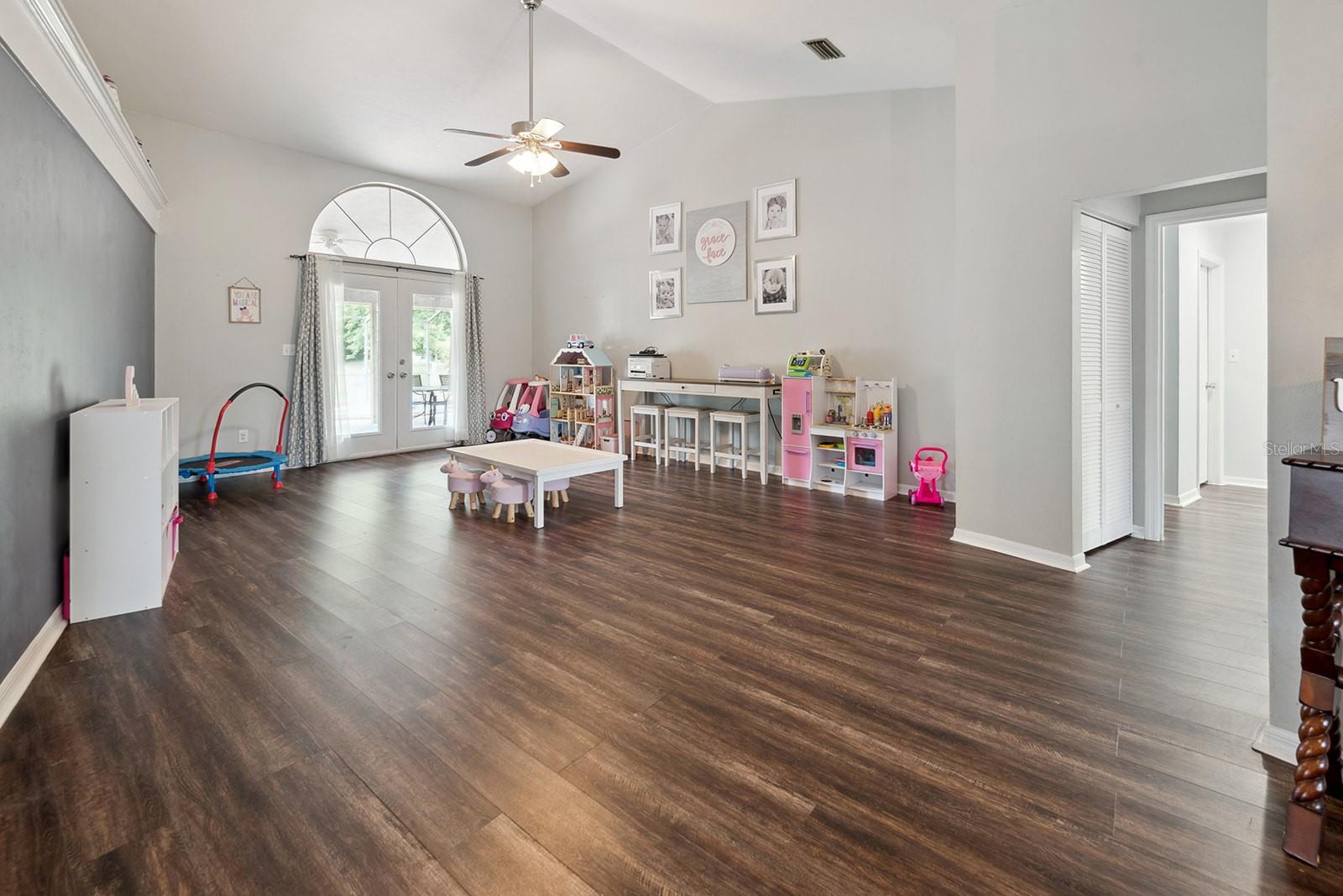 Image 11 of 52 For 361 34th Street