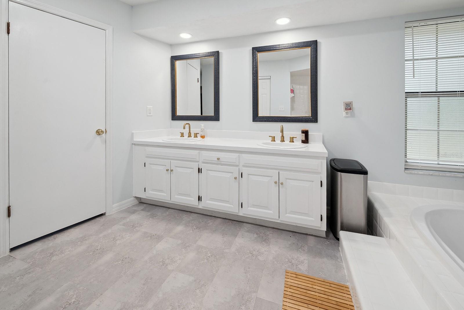 Image 21 of 52 For 361 34th Street