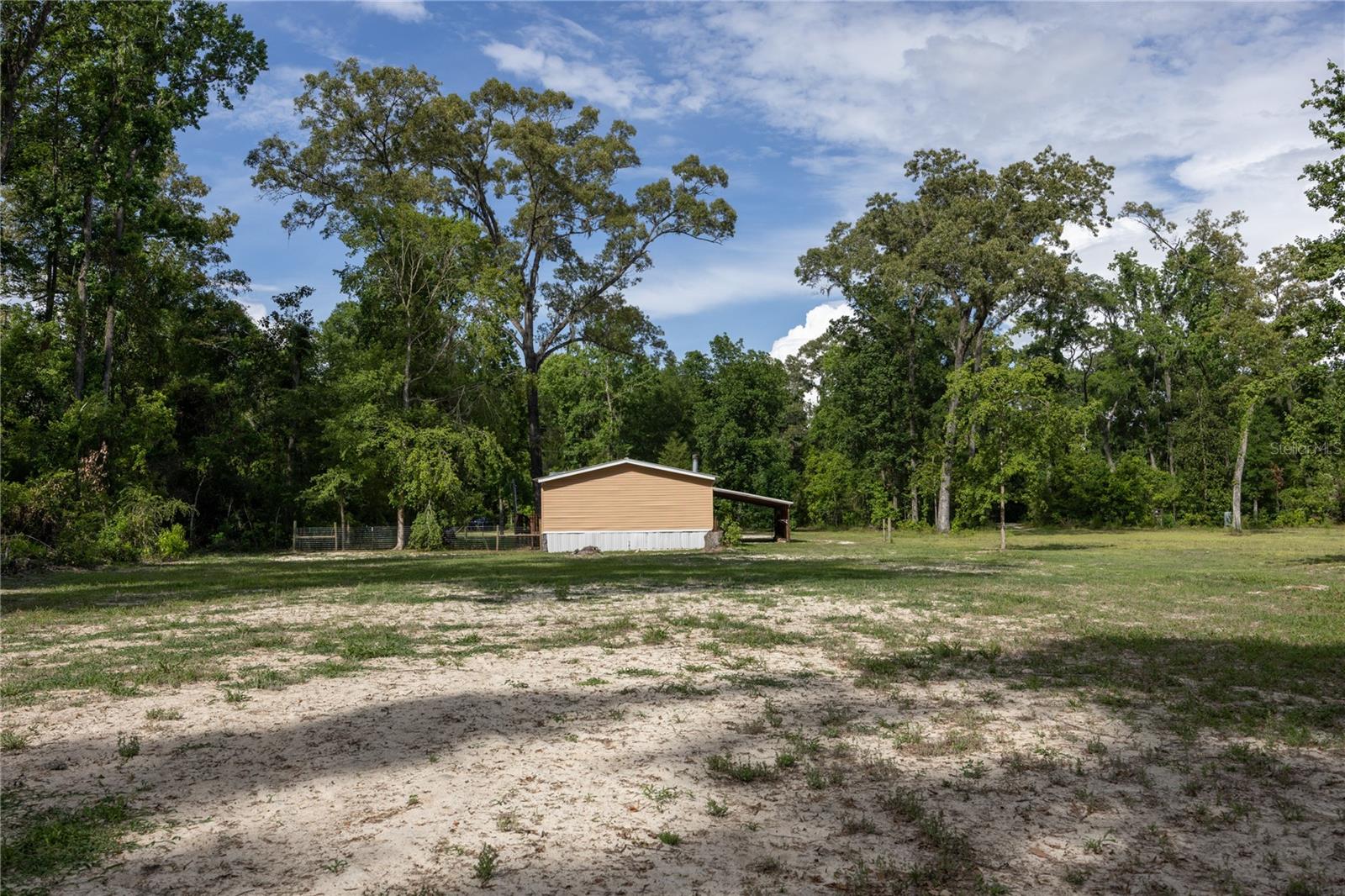 Image 11 of 47 For 992 Newark Drive