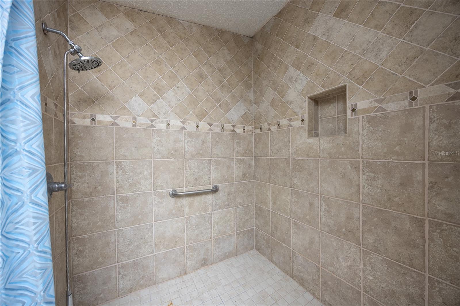 Image 30 of 47 For 992 Newark Drive