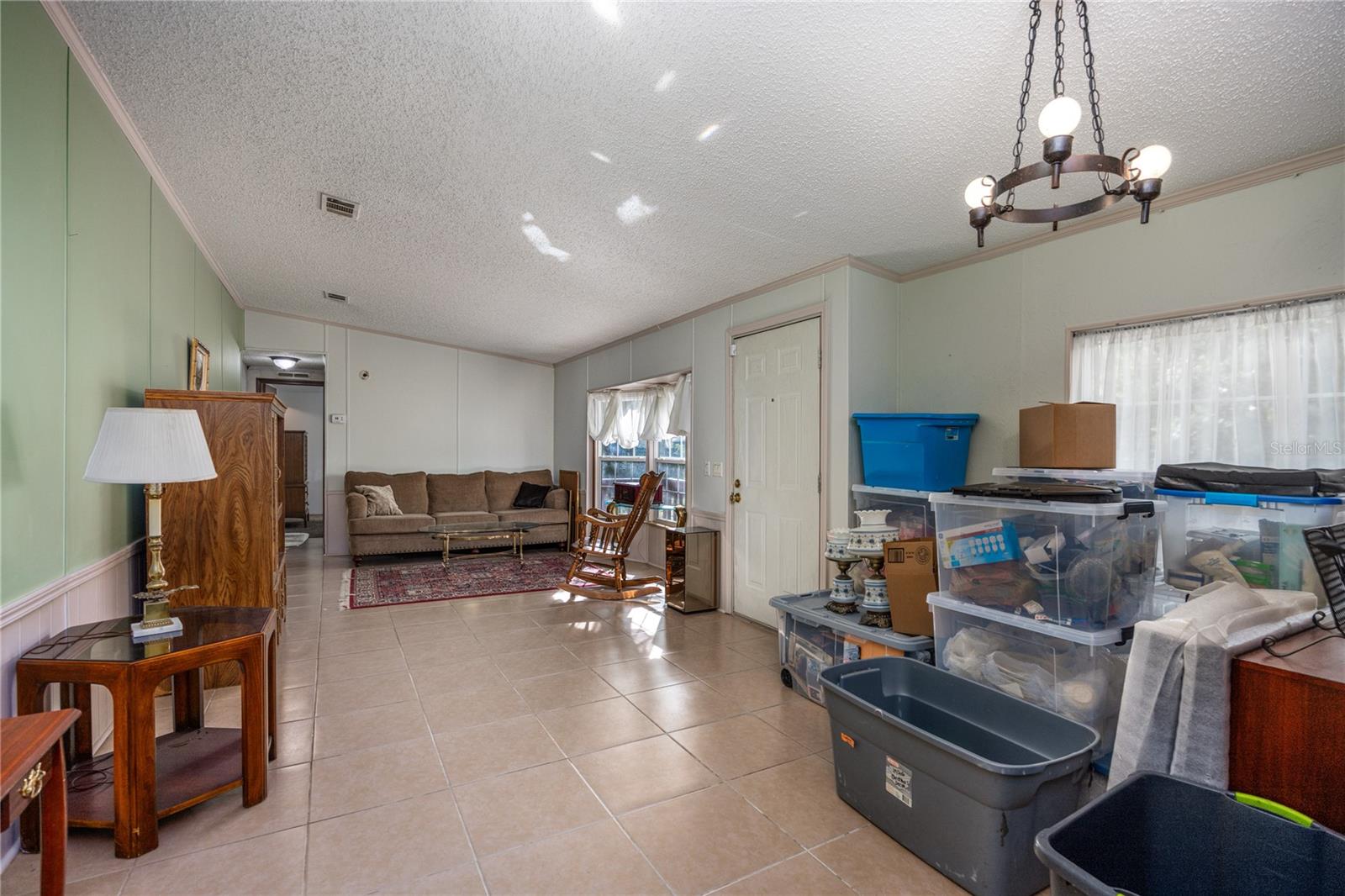 Image 31 of 47 For 992 Newark Drive