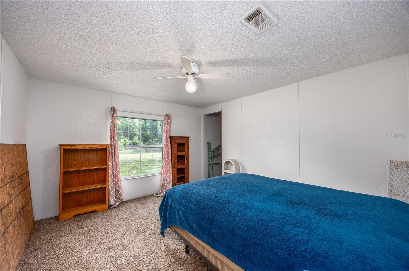 Image 34 of 47 For 992 Newark Drive