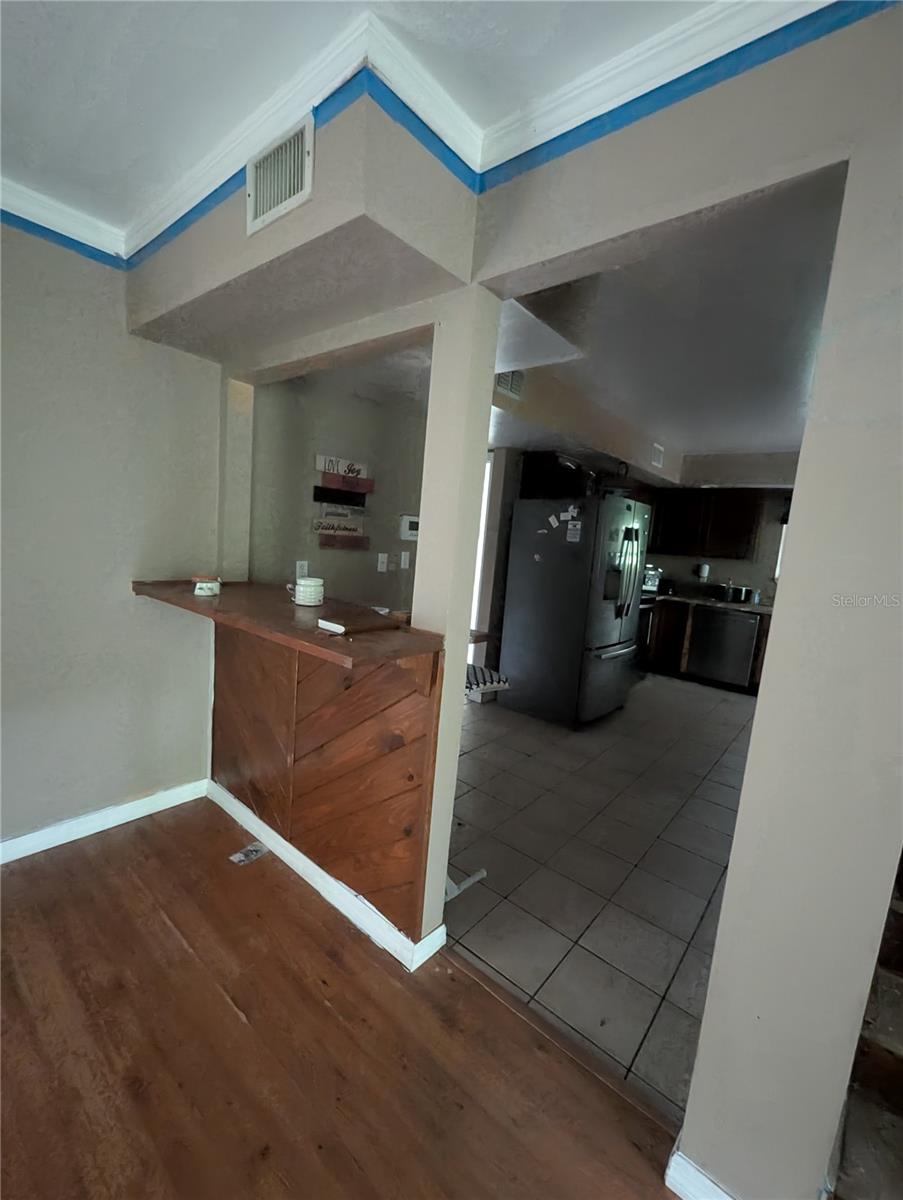 Image 4 of 14 For 5768 52nd Terrace