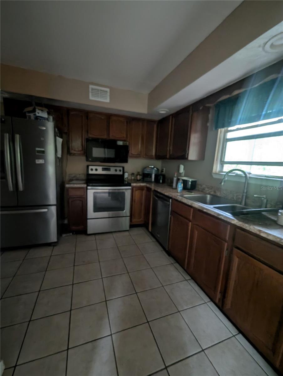 Image 5 of 14 For 5768 52nd Terrace