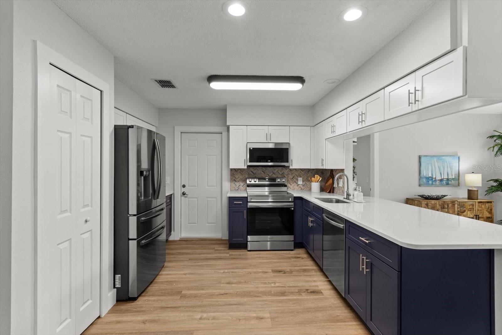 Image 18 of 45 For 11600 Waterway Drive