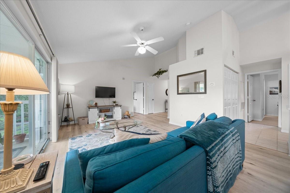 Image 11 of 56 For 10000 52nd Avenue 120