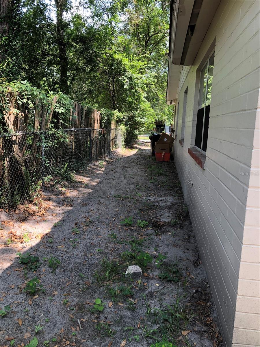 Image 14 of 18 For 737 11th Avenue