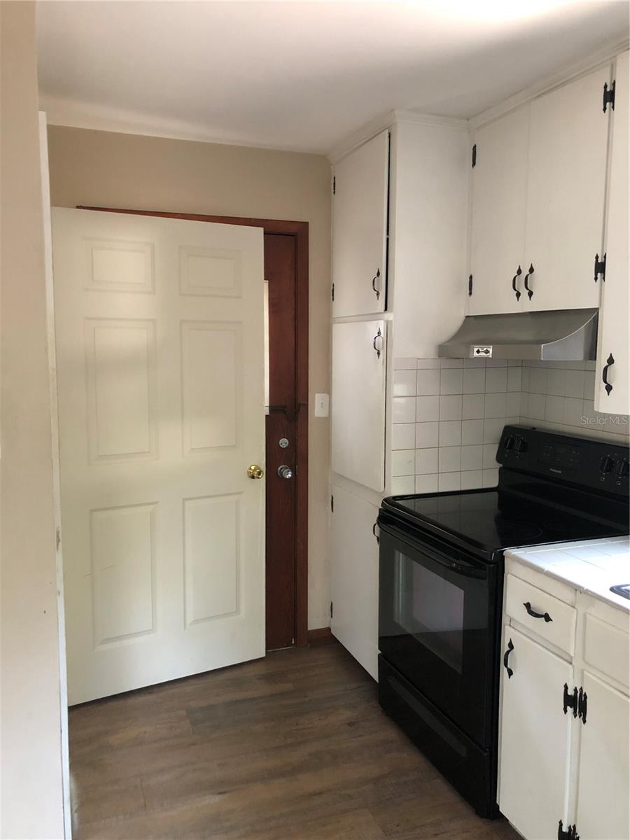 Image 3 of 18 For 737 11th Avenue