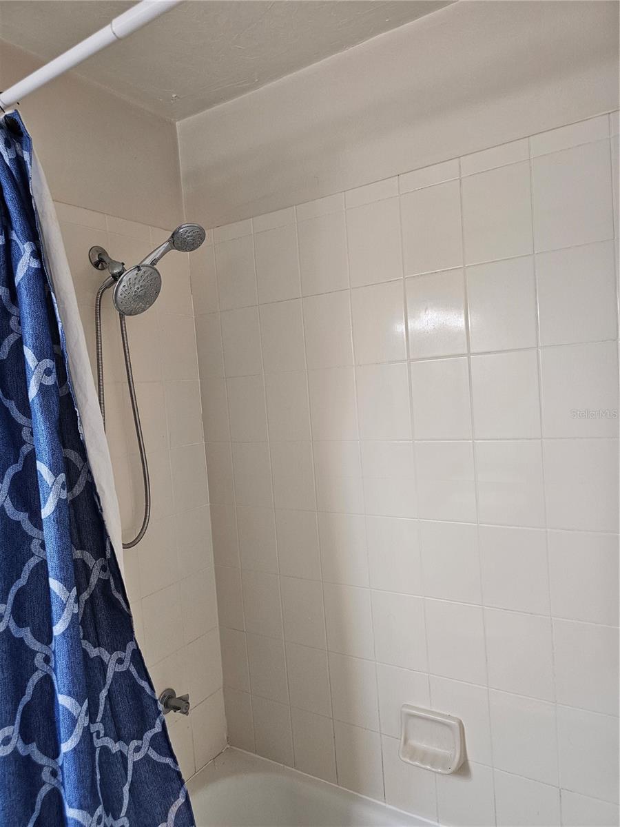 Image 21 of 26 For 4007 26th Terrace B