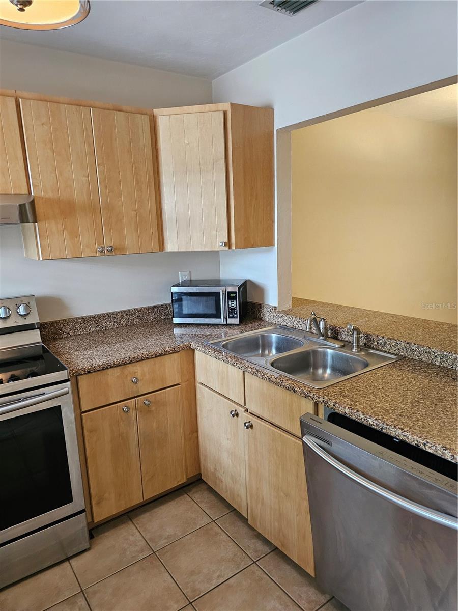 Image 4 of 26 For 4007 26th Terrace B