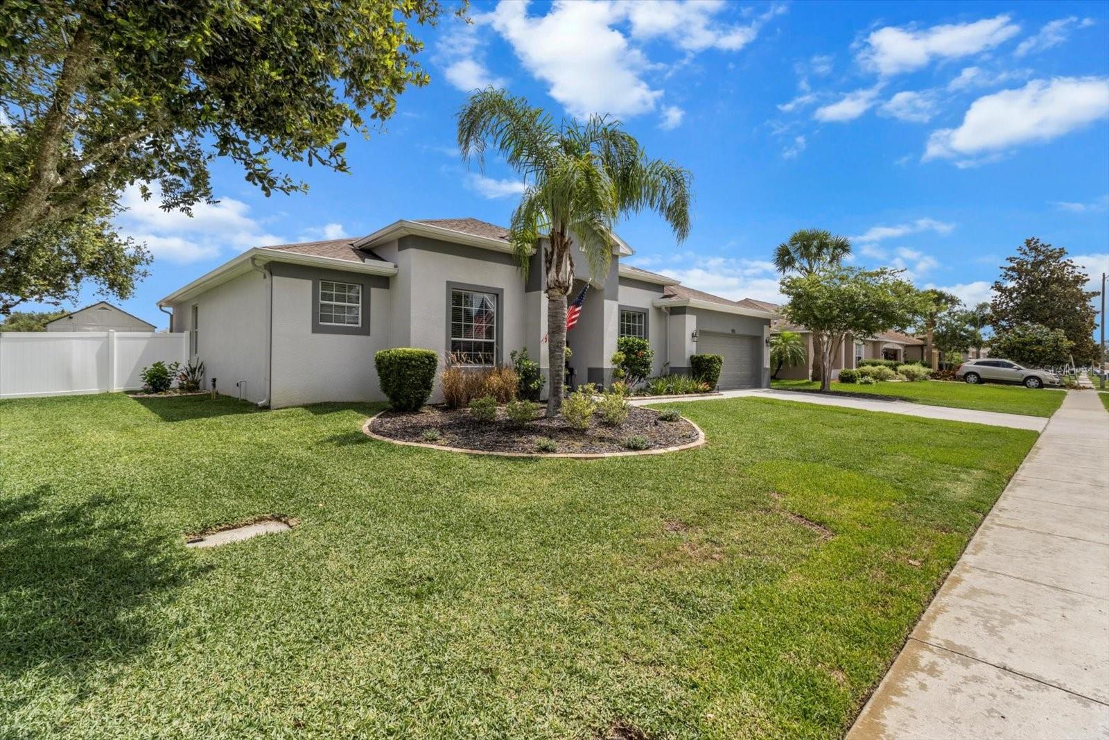 Listing photo id 8 for 13365 Chesapeake Place