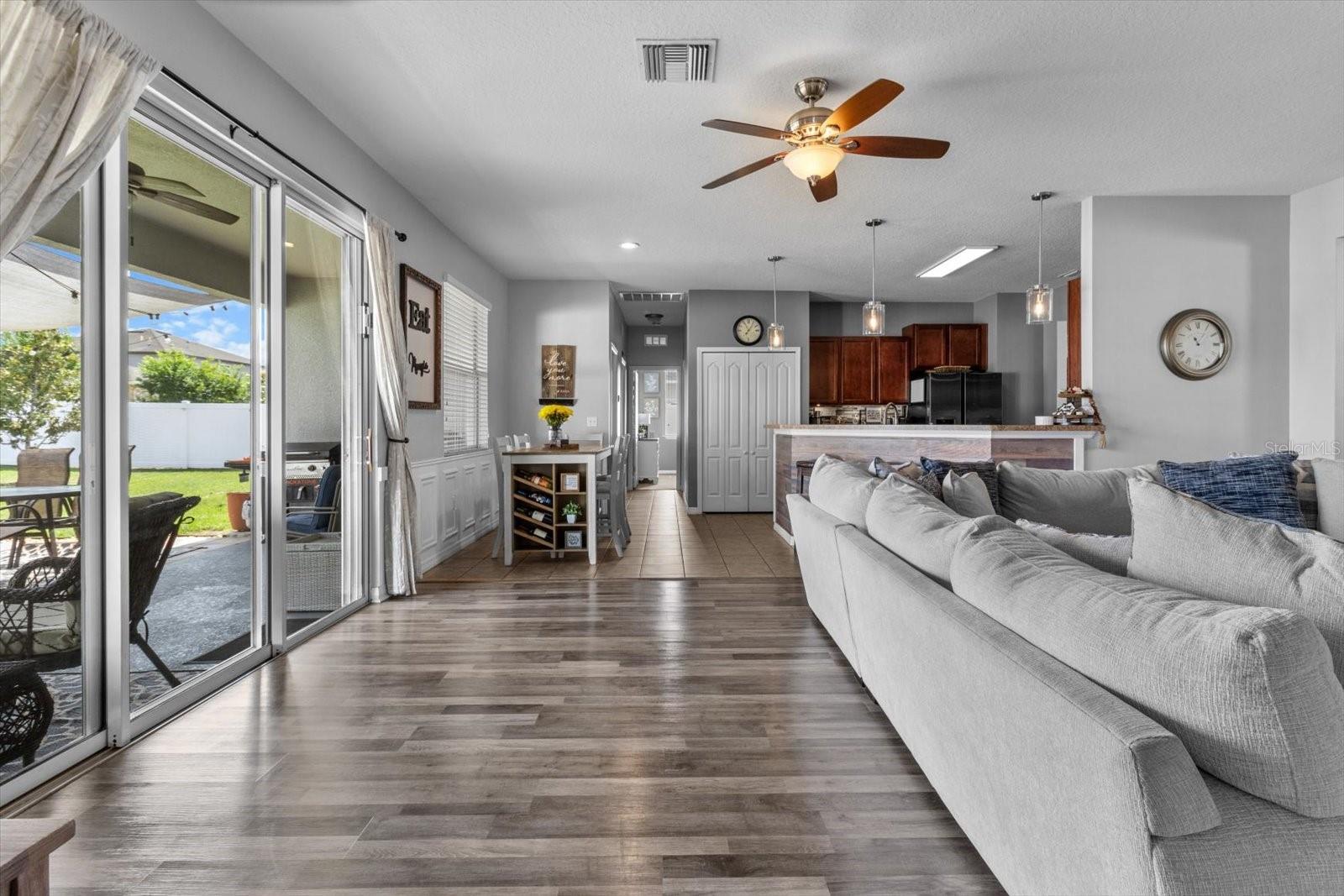 Listing photo id 17 for 13365 Chesapeake Place