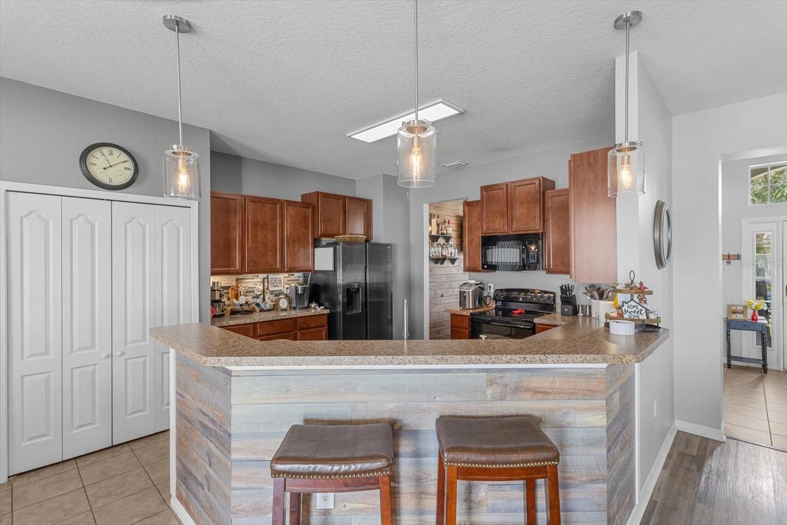 Listing photo id 18 for 13365 Chesapeake Place