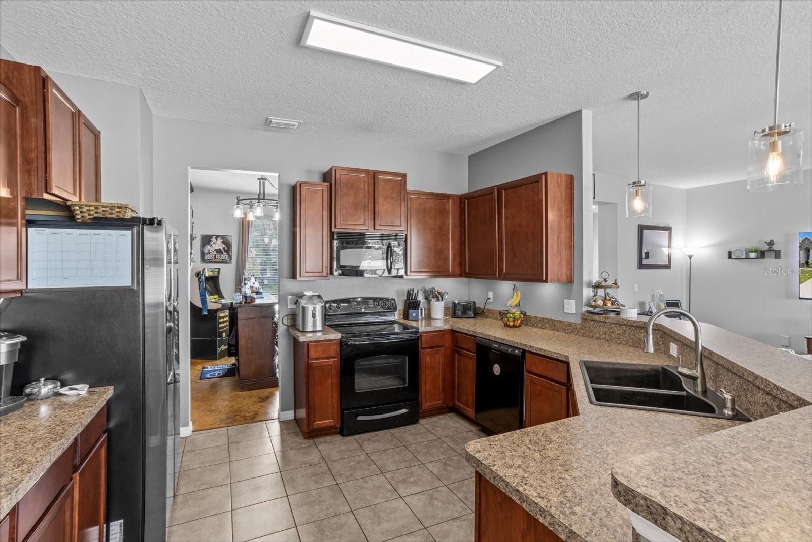Listing photo id 19 for 13365 Chesapeake Place